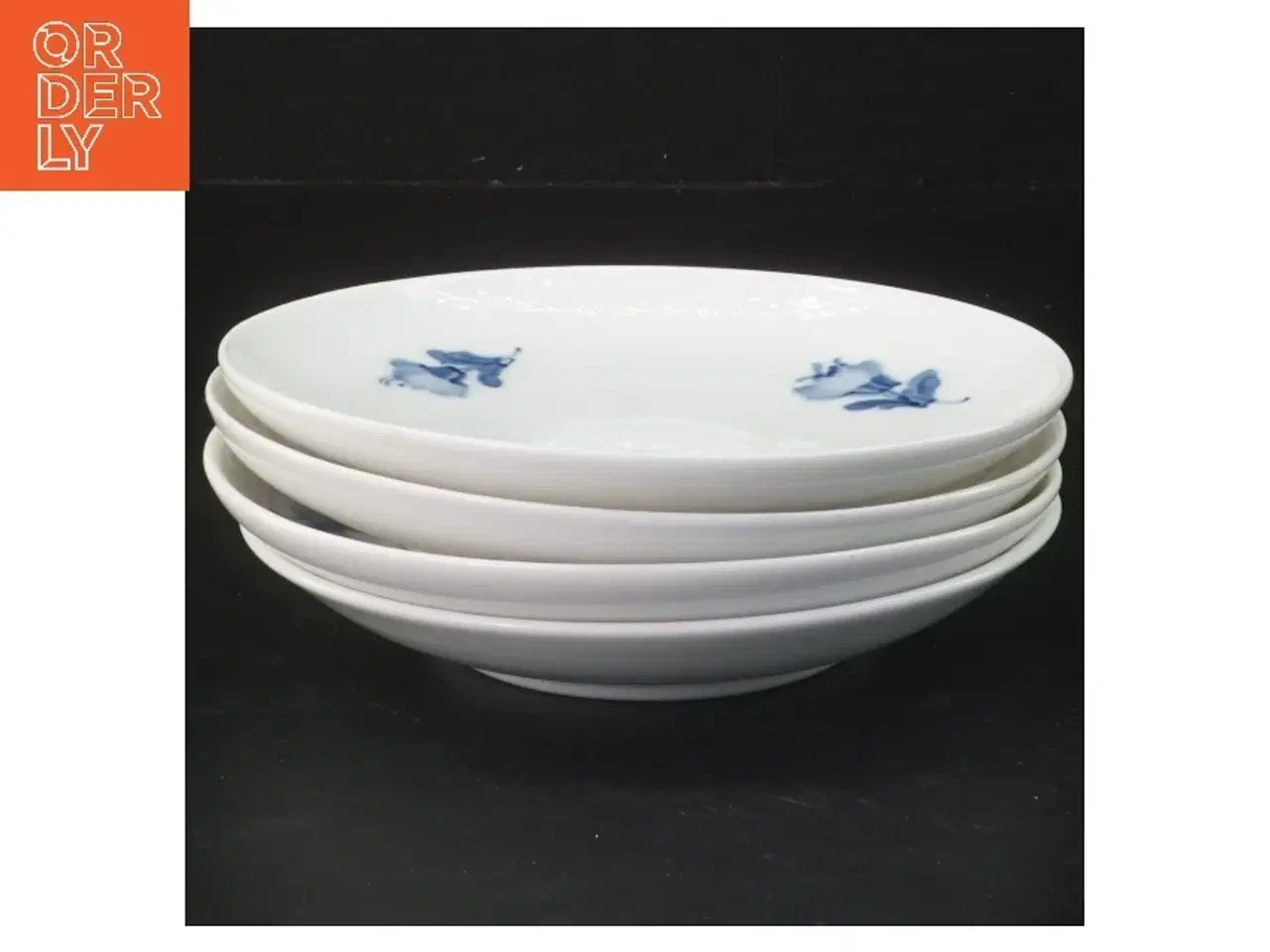 Billede 1 - Porcelæns underkopper med blå blomst fra Royal Copenhagen (str. 4 styk, ø 15 cm)