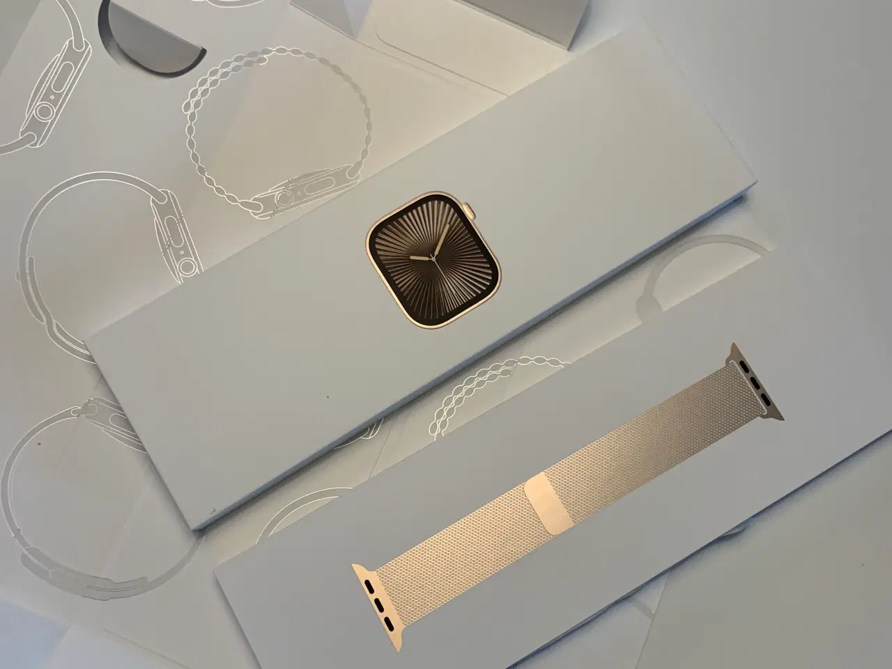 Billede 3 - Applewatch S10 titanium gold med gold Milano urrem
