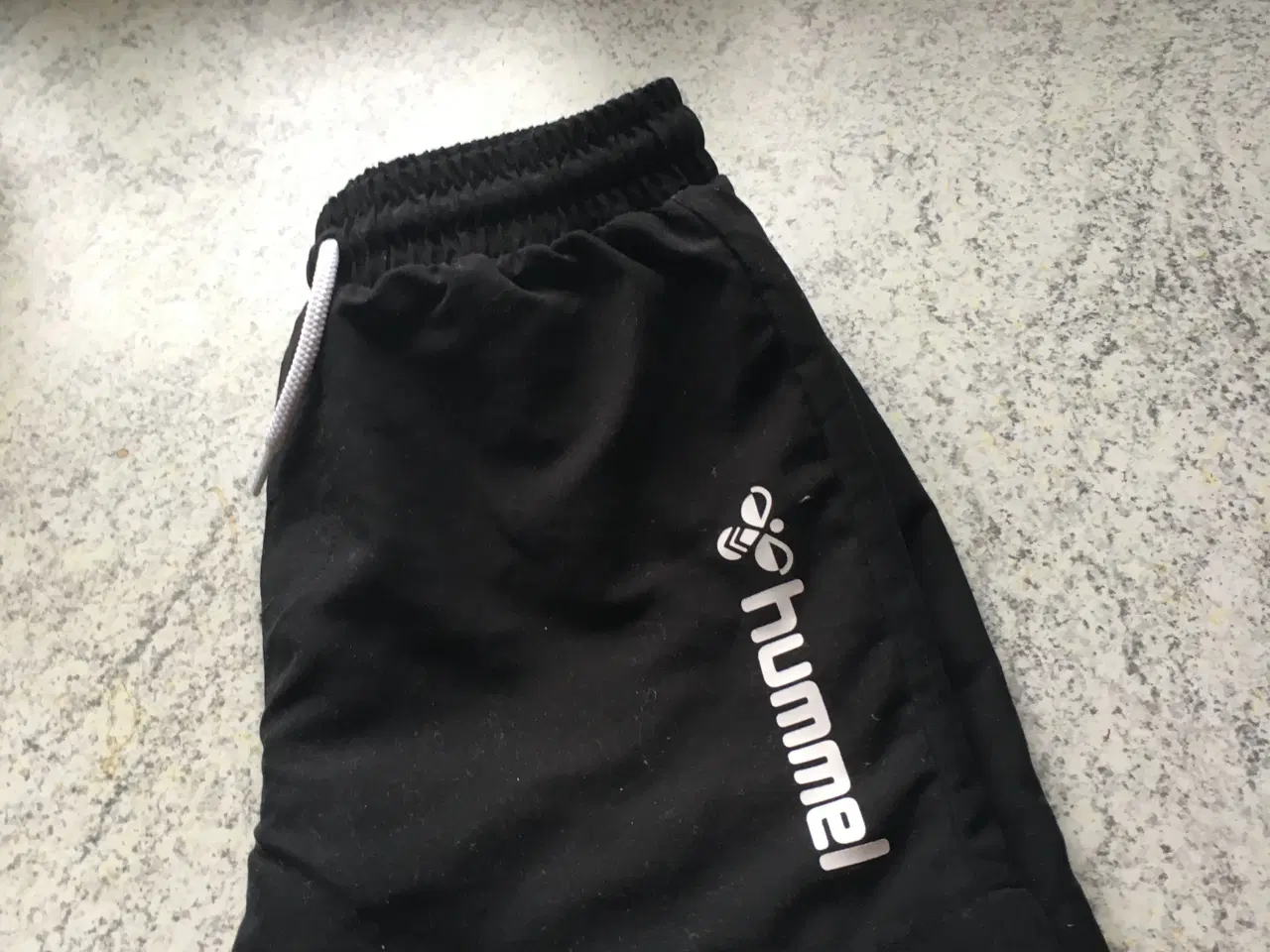 Billede 3 - Helt nye Hummel shorts