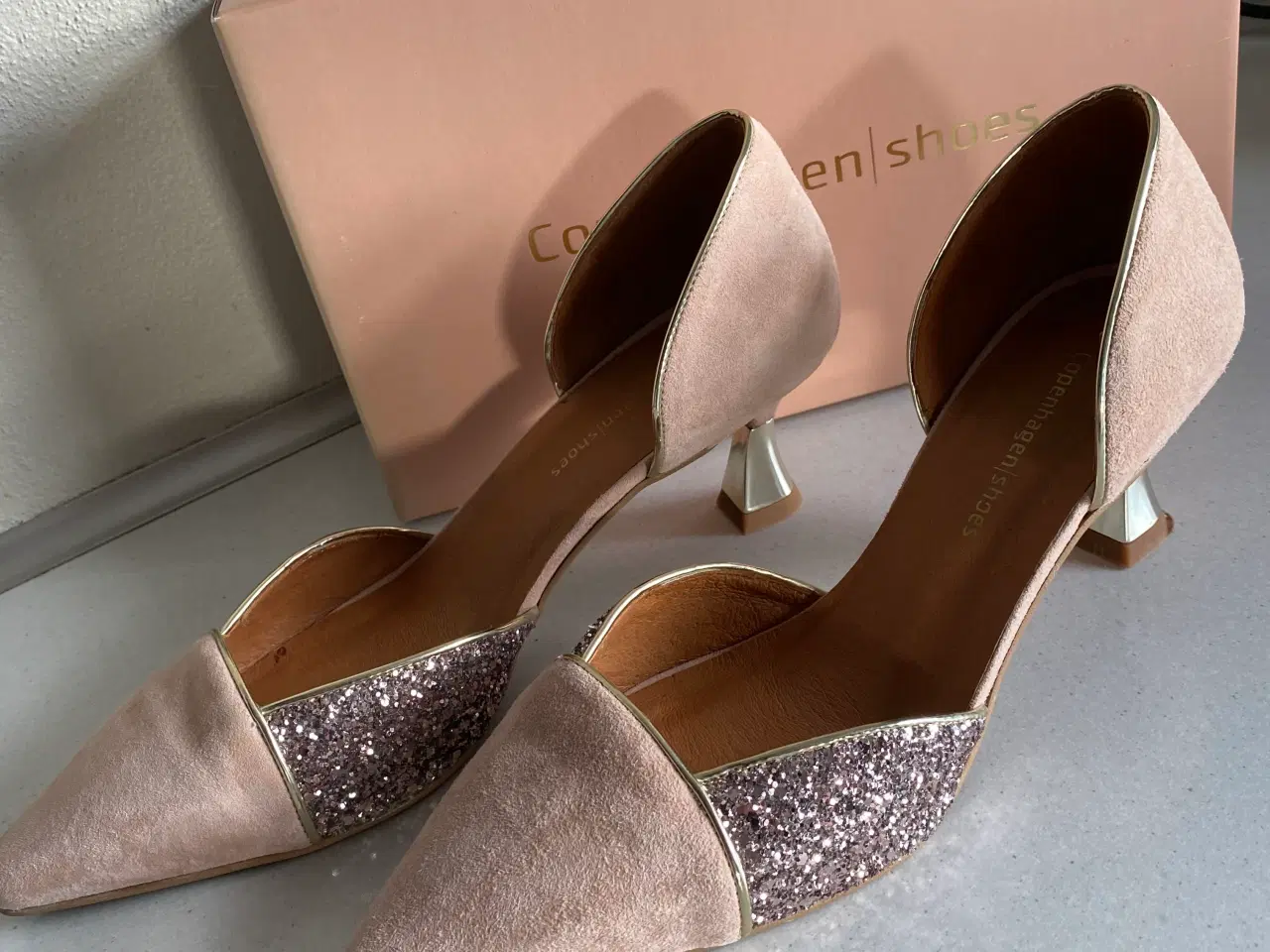 Billede 1 - Stiletter m glimmer