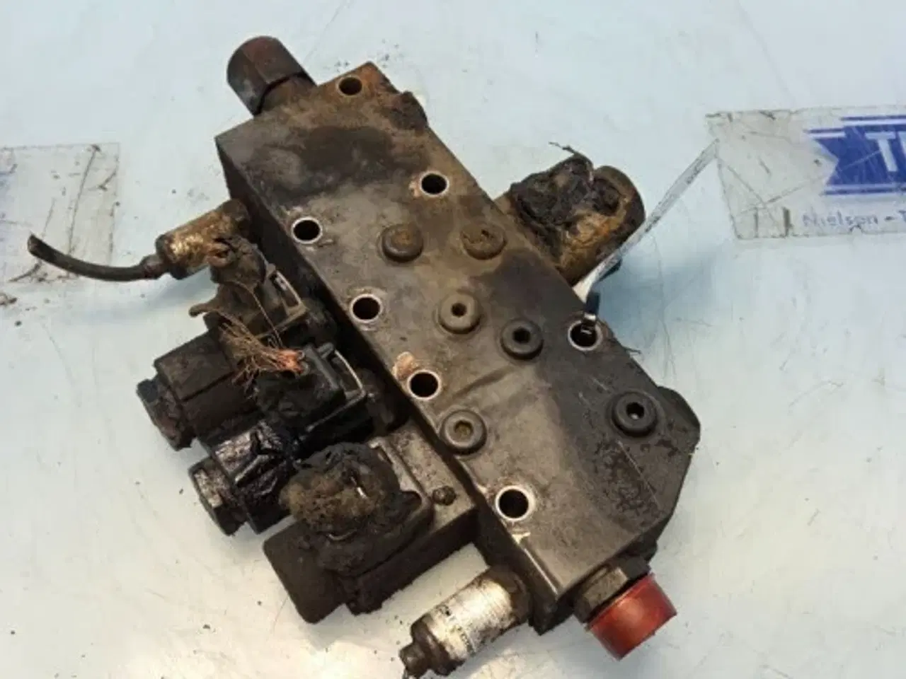 Billede 13 - Valtra  S394   Ventil   G954100600011