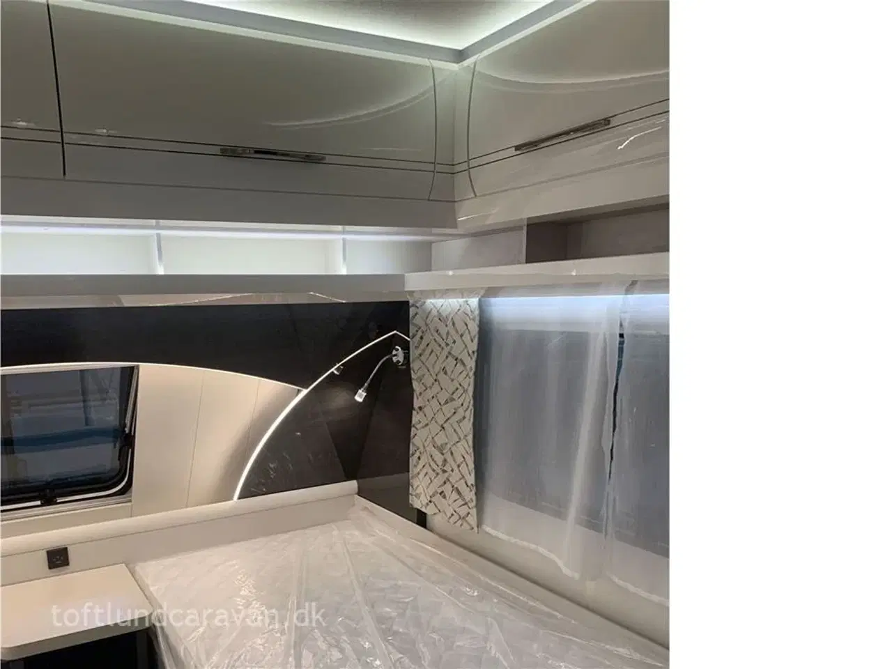 Billede 6 - 2026 - Hobby Excellent 460 SL   Ny 2026 KOMMER SNART PÅ LAGER. Enkeltsenge samt endekøkken og stort badeværelse. LAV VÆGT.