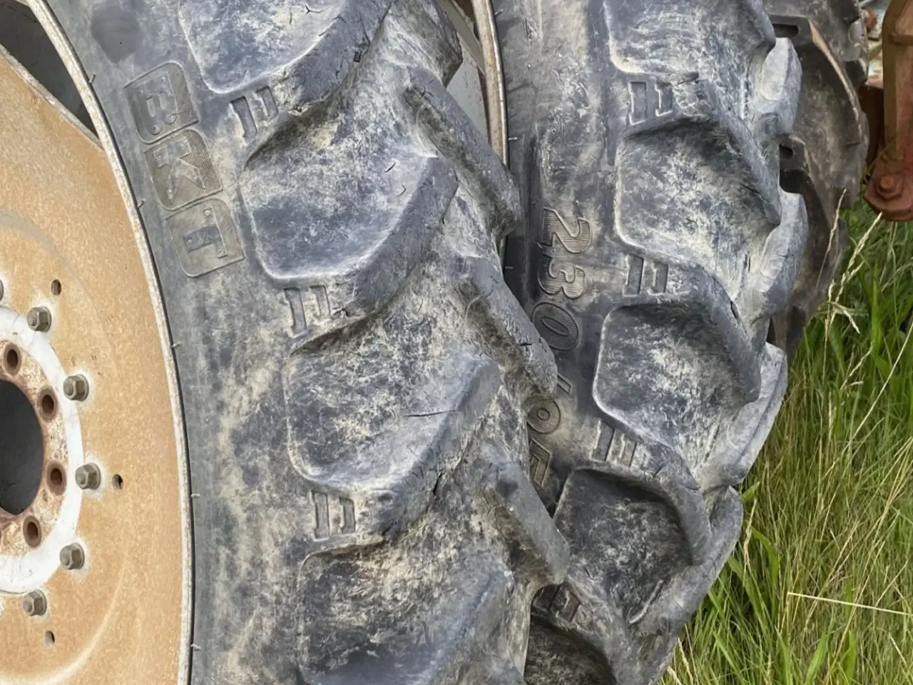 Billede 3 - BKT 230/95R44(9.58R44)+8.3-32