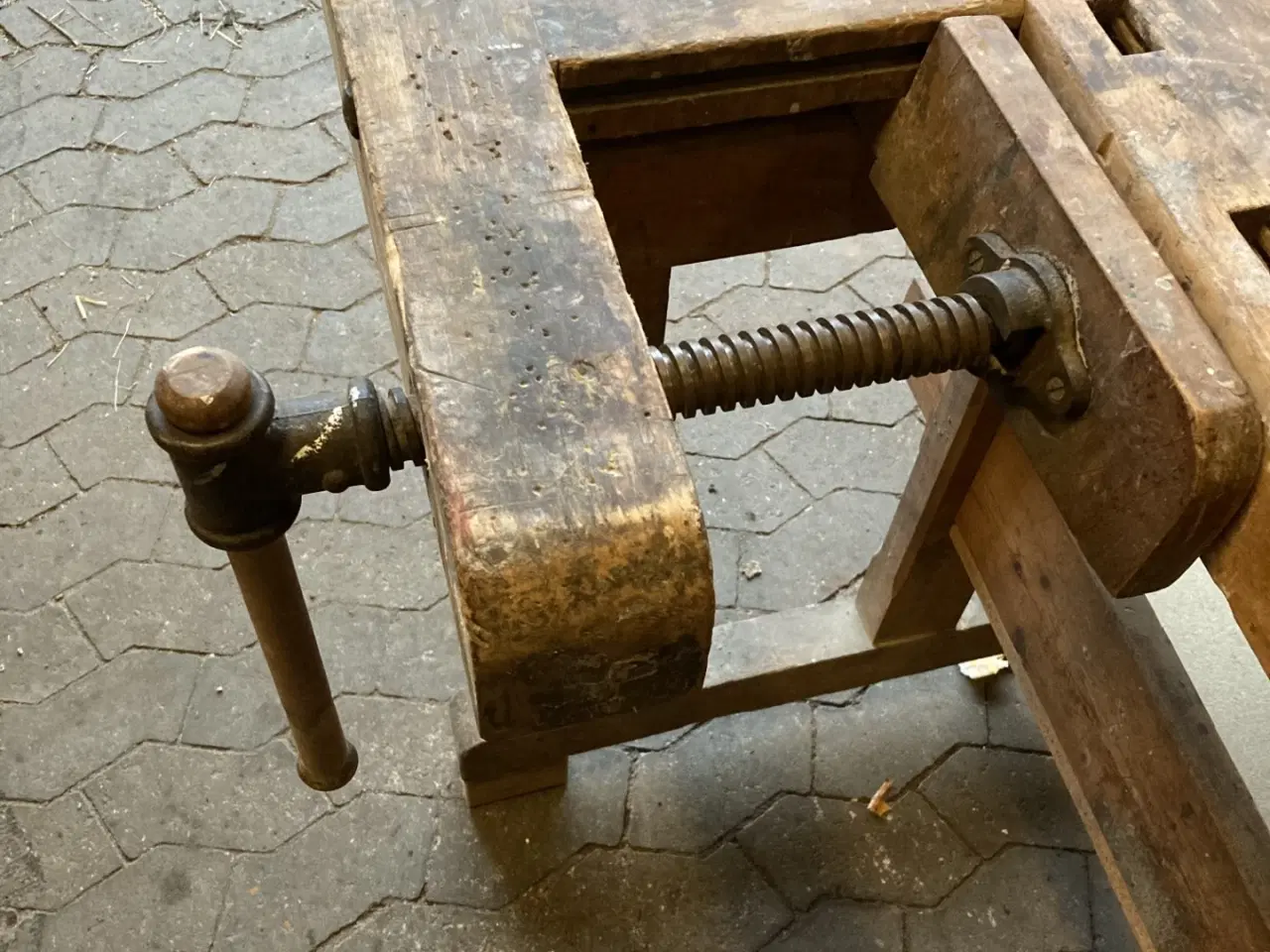 Billede 2 - 1 stk Rigtig Snedker Høvlebænk med Jernspindler 