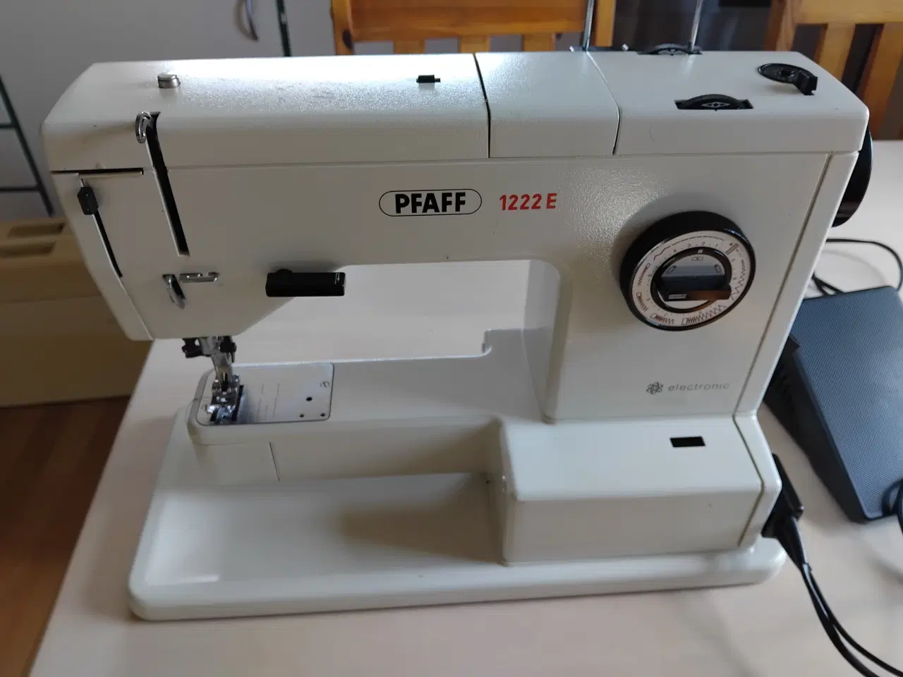 Billede 2 - PFAFF 1222 E Symaskine