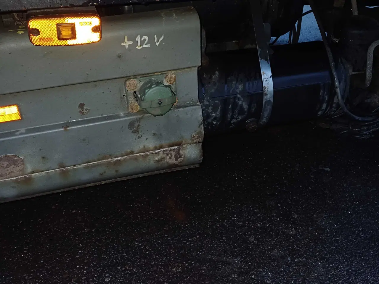 Billede 10 - Lastbil med knæklad 