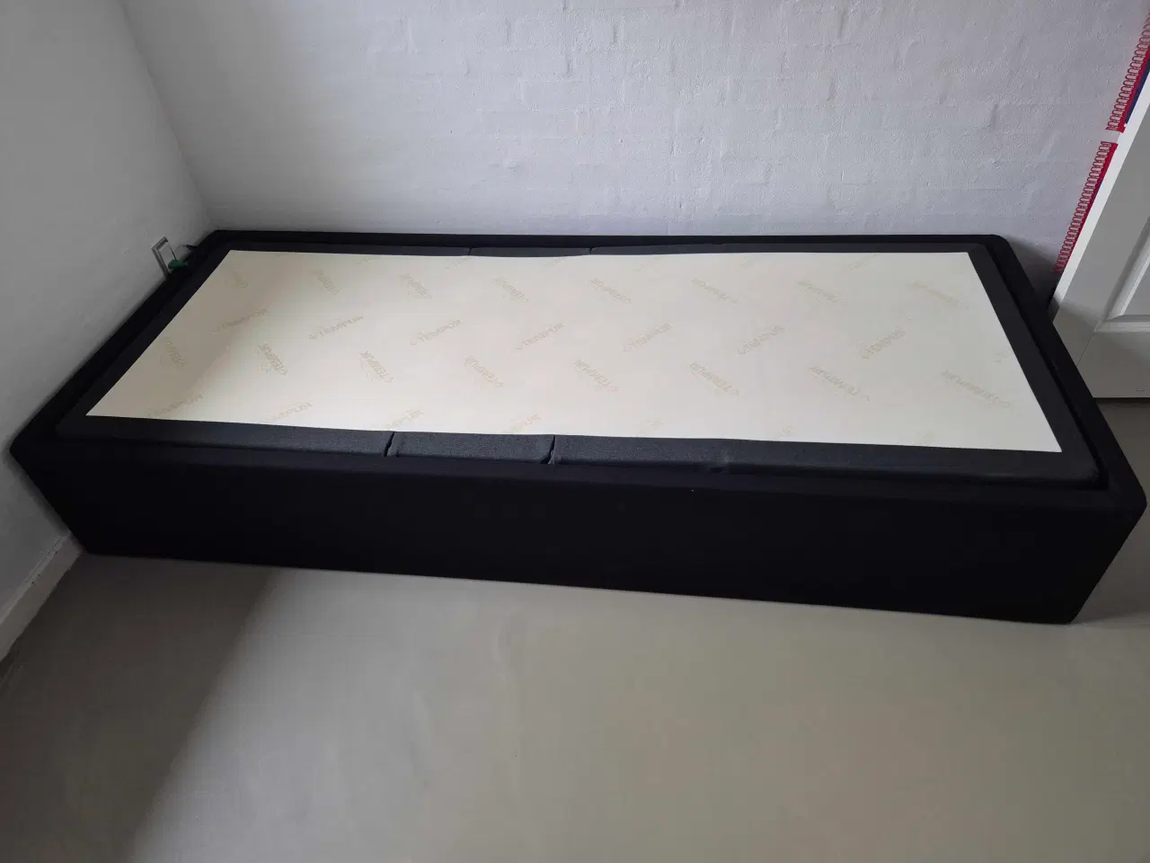 Billede 2 - Tempur elevationsseng med madras