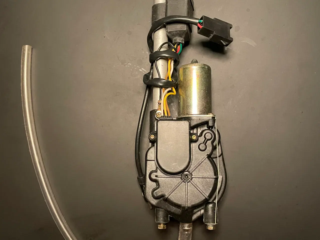 Billede 2 - SAAB 900 - Original FM motorantenne