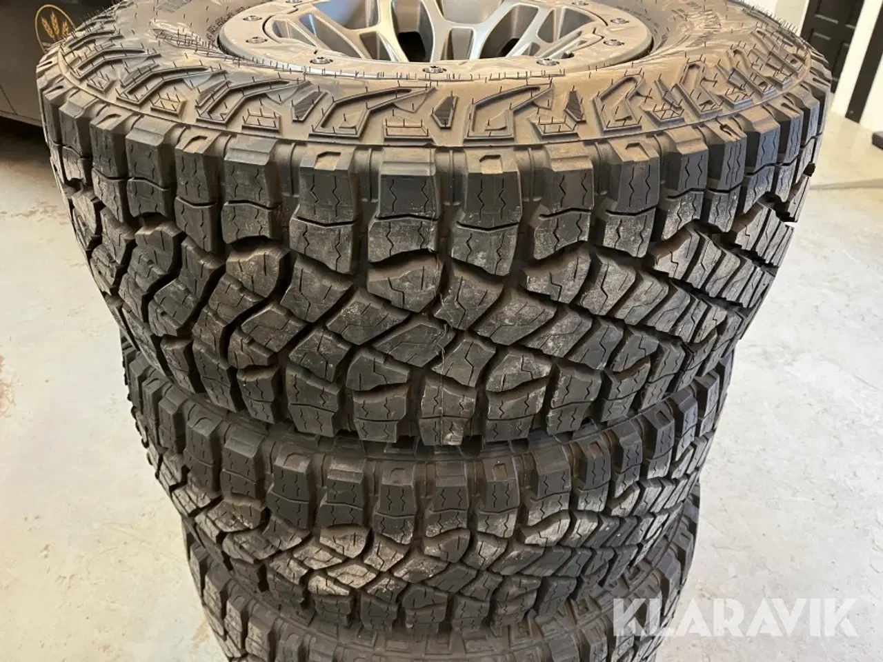 Billede 9 - Komplethjul Goodyear 325/65R18 - fra Dodge Ram