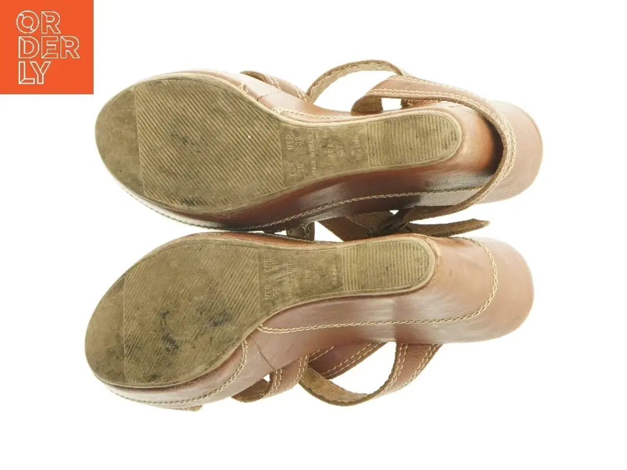Billede 6 - Brune kilehæl sandaler i størrelse 39 fra M.officer (str. 39 )