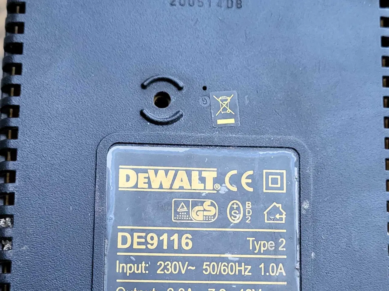Billede 2 - Oplader til Dewalt bore-skrue maskine 