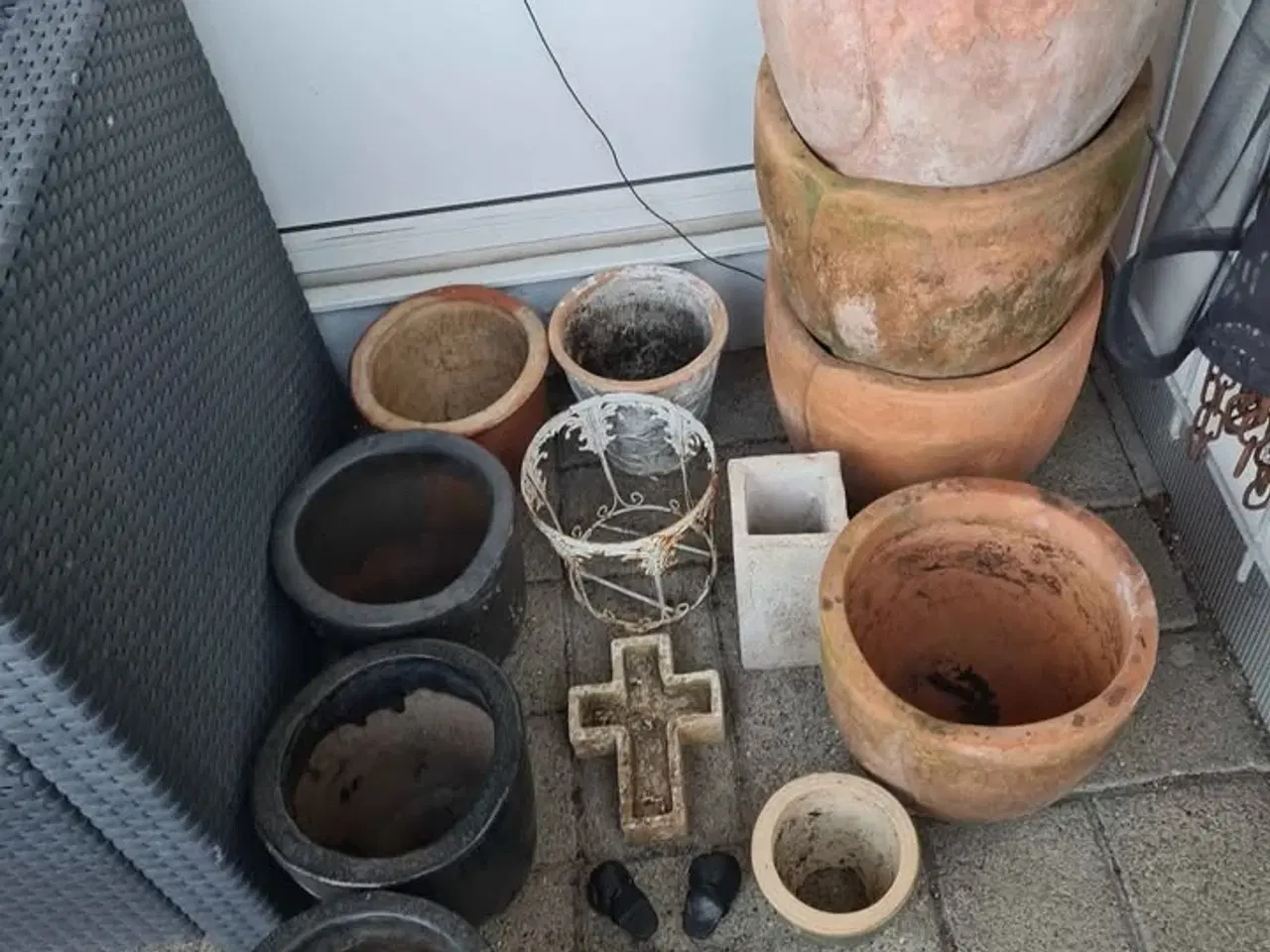 Billede 7 - 17 krukker eller lign, blandt andet 3 store krukke