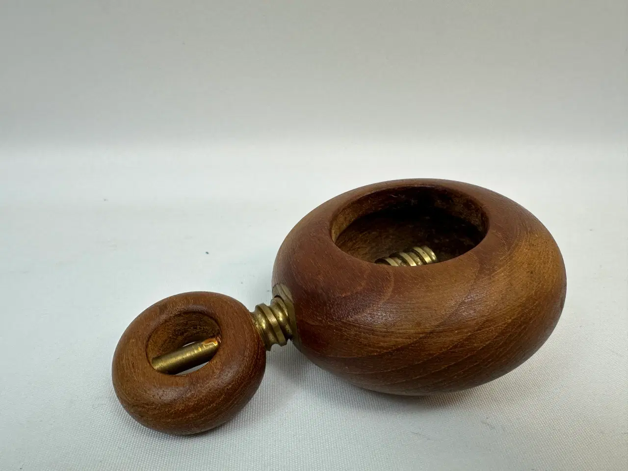 Billede 5 - Trip Trap nøddeknækker (teak/messing)