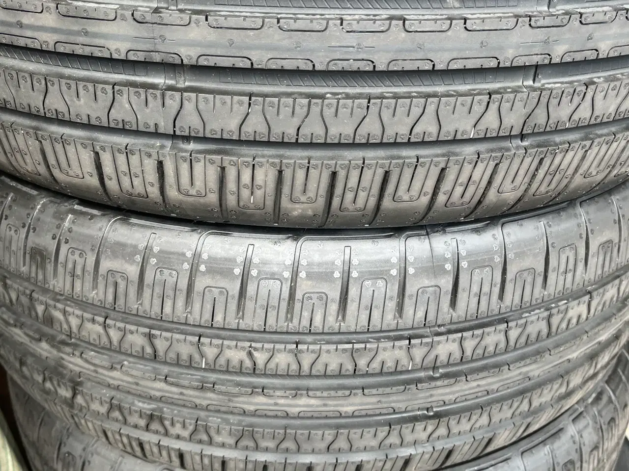 Billede 1 - Sommerdæk. 215-55-18 ID-3 Goodyear.
