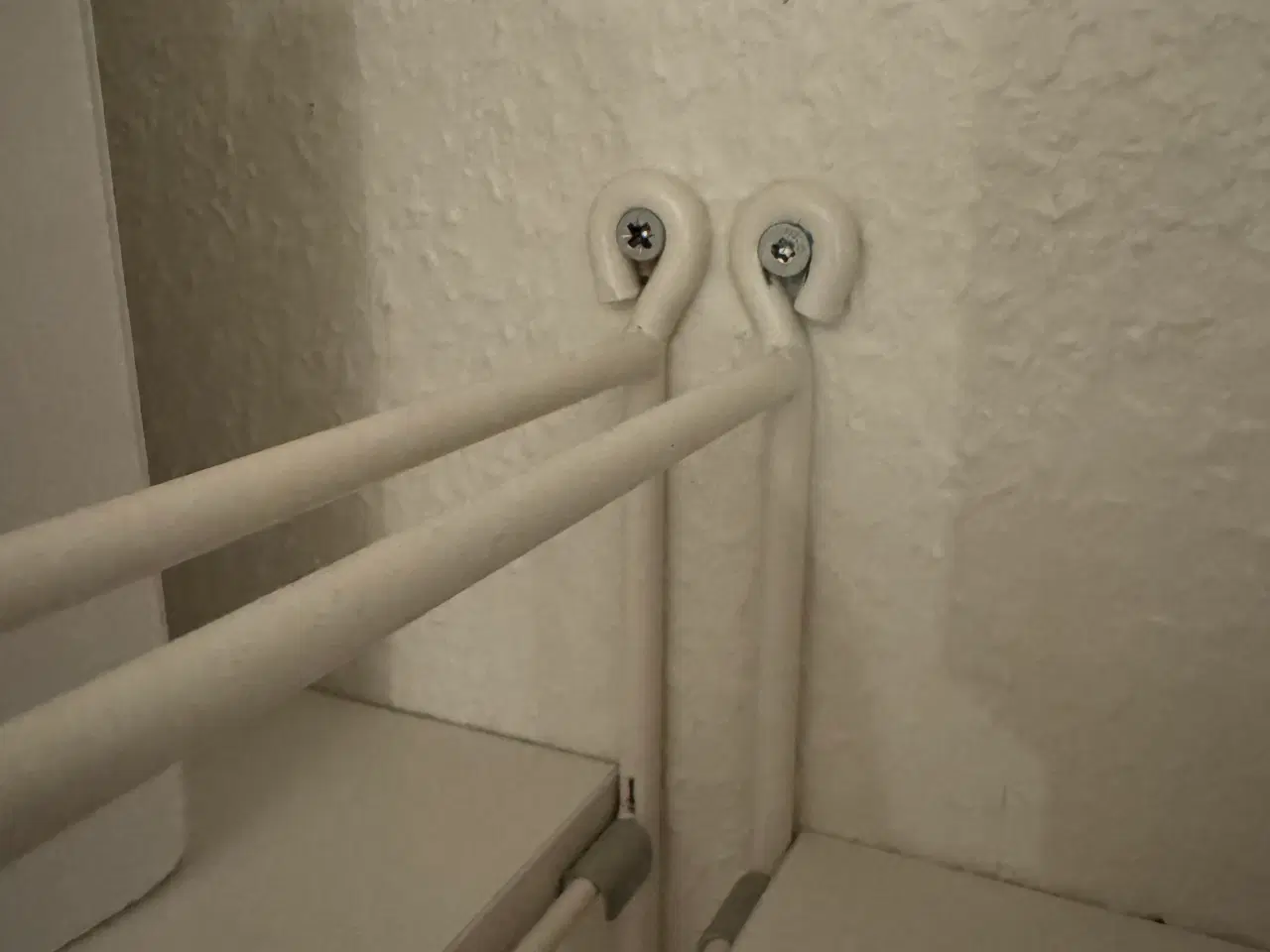 Billede 6 - Væghængt skrivebord og reol