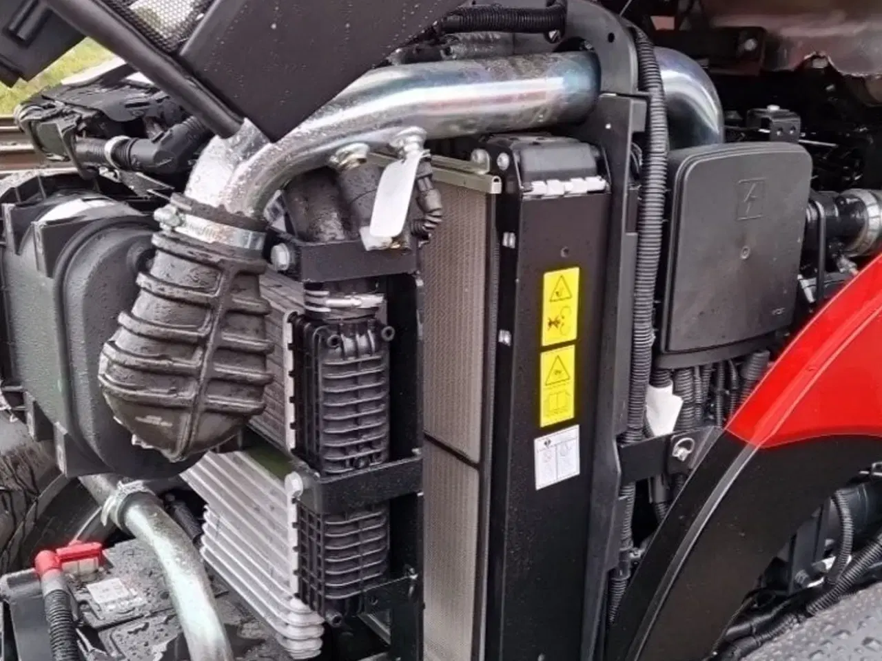 Billede 6 - Case IH Farmall 75 A Koblingsfrit vendegear og brede hjul.