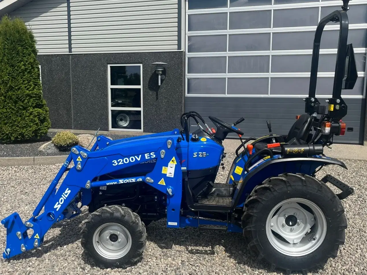 Billede 15 - Solis S26 6+2 gearmaskine med Fuldhydraulisk frontlæsser