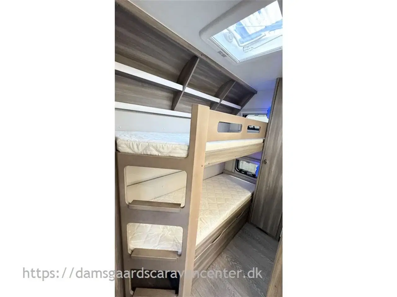Billede 16 - 2022 - Hobby Excellent Edition 560 KMFe   Franskseng-Køjer-Gulv temp.-Byvand-Telt