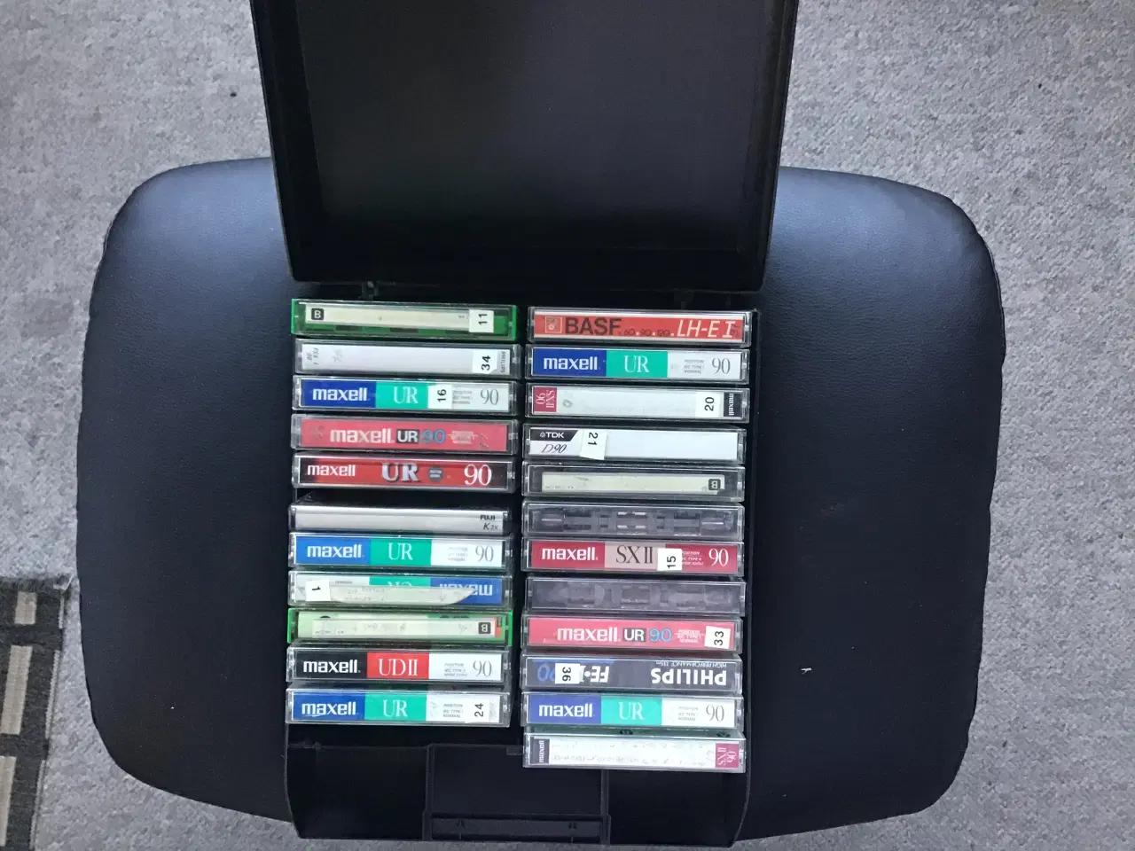 Billede 1 - Kassettebånd som er optaget på.