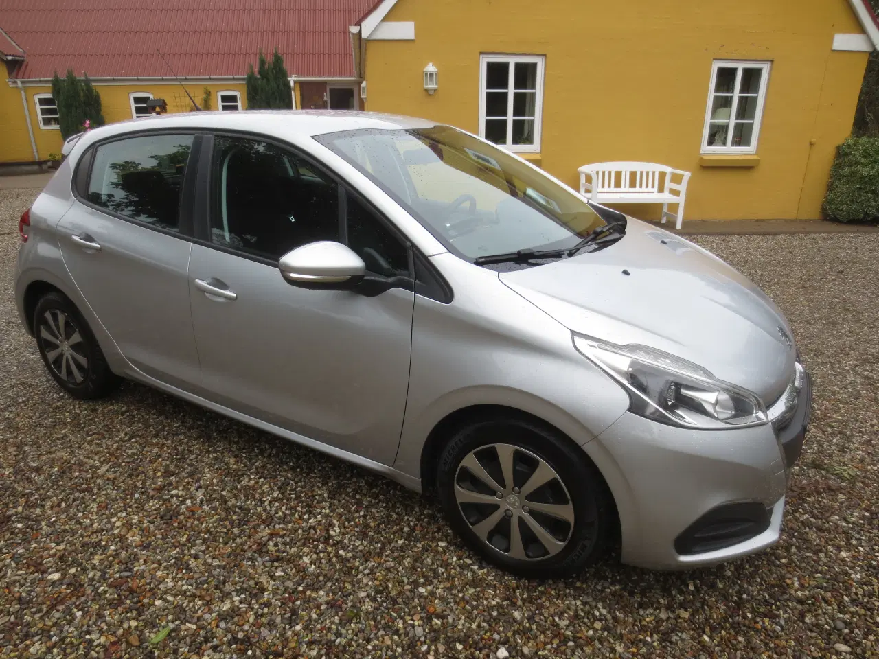 Billede 4 - Peugeot 208 1.6 HDi Blue år 2015. 