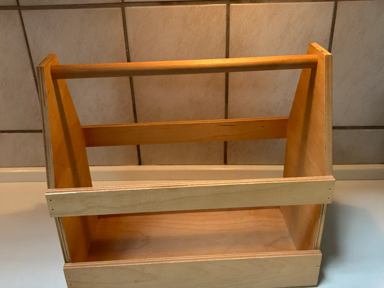 Billede 2 - Flaske kasse i lyst træ