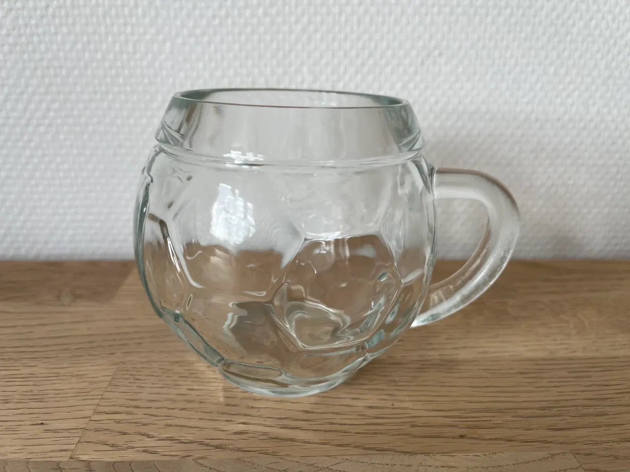 Billede 4 - 4 ølkrus formet som bolde - 29 kr./stk.