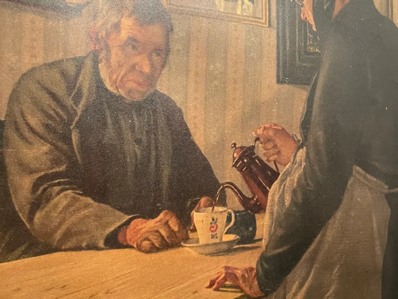 Billede 1 - Billede af mand som får serveret kaffe
