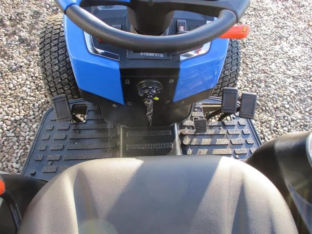 Billede 9 - Solis S26 Shuttle XL 9+9 med store brede Turf hjul på til prisen!