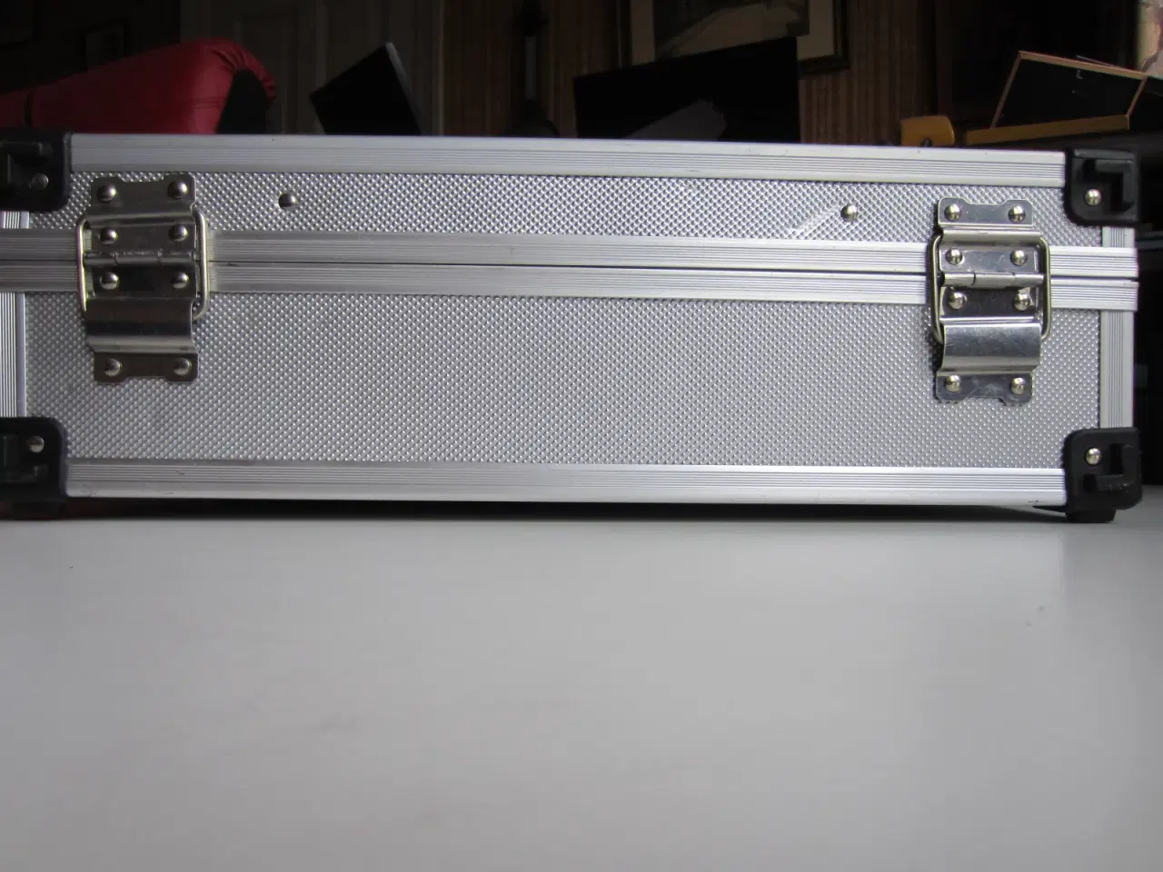 Billede 4 - Værktøjs kuffert i aluminium med 4 skillevægge