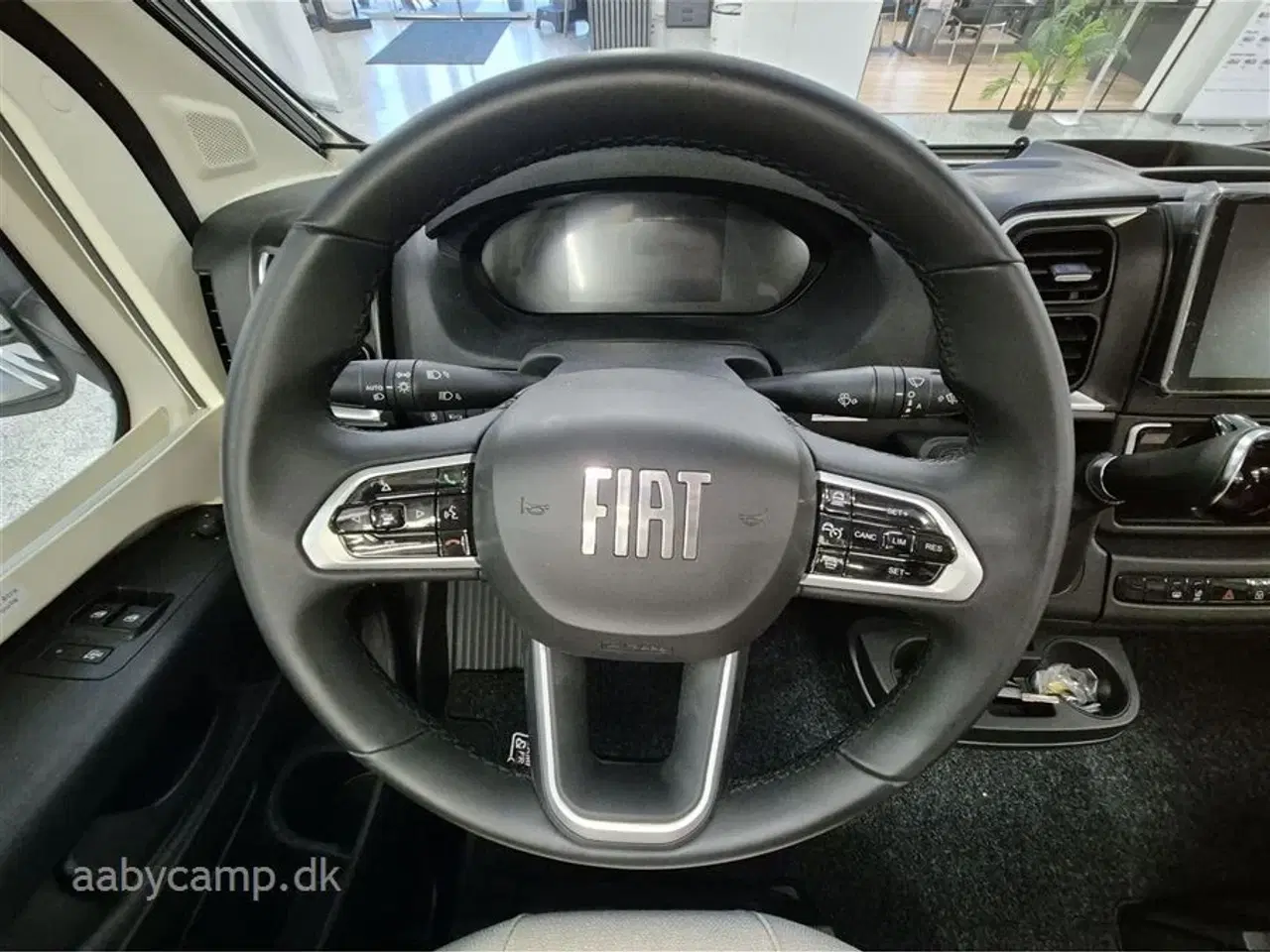 Billede 7 - 2026 - Benimar Mileo 268   Nk pakke. 8 Trins Automatgear. 140 Hk.  200W Solceller. Truma Combi Diesel. Kompressor Køleskab 150L. Emhætte.