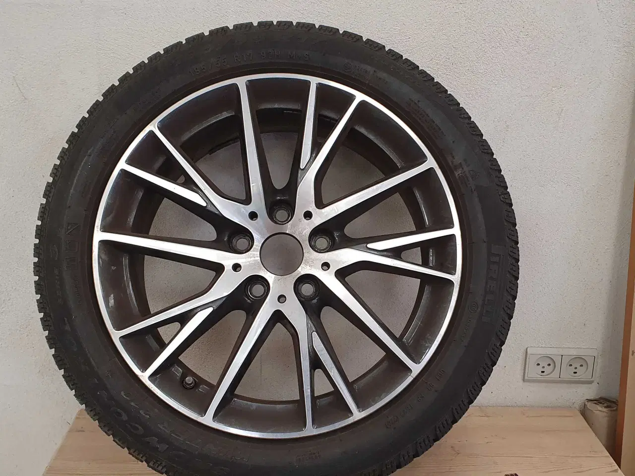 Billede 1 - Alufælge med vinterdæk