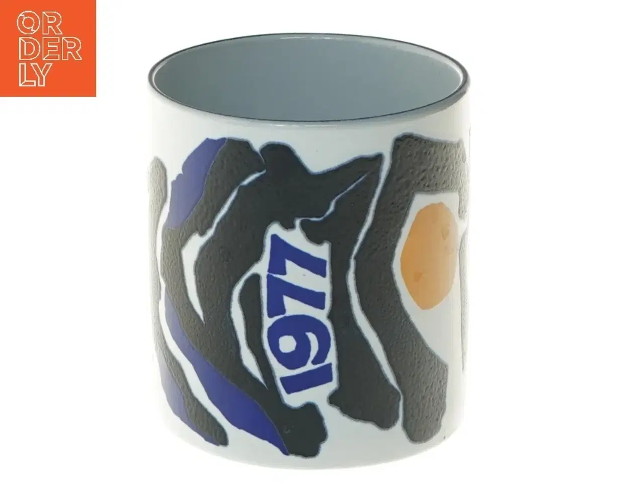 Billede 1 - Vintage årskrus fra Royal Copenhagen (str. Ø 10,5 cm længde 11,5 cm)