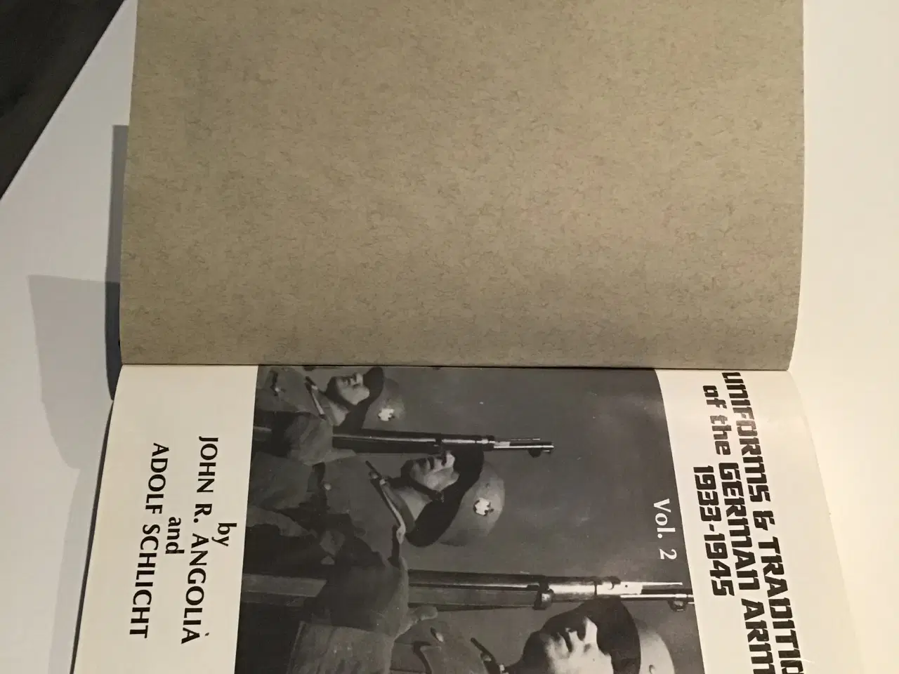 Billede 3 - Bog om tyske uniformer WW2 