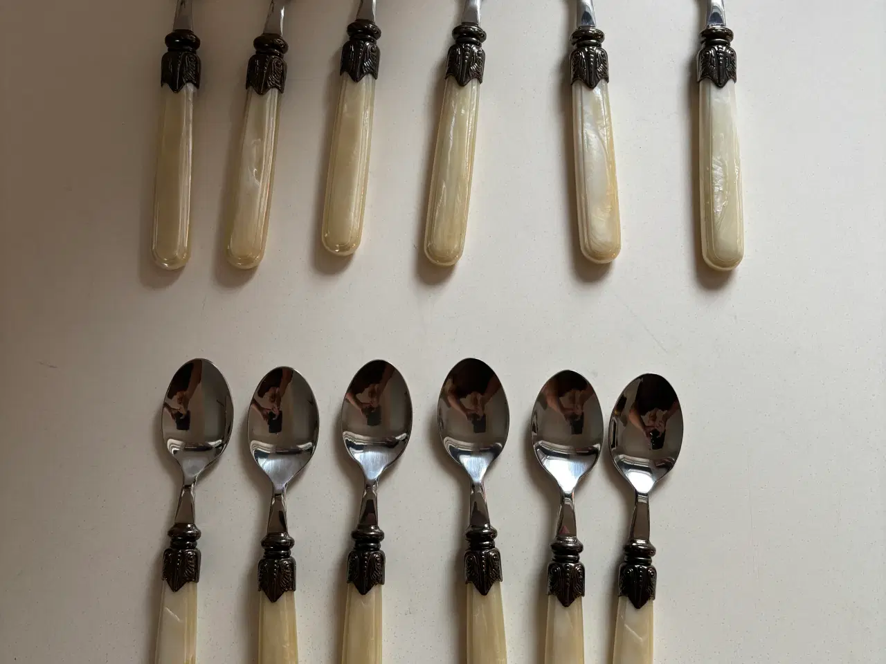 Billede 2 - Elegant - retro bestik består af 24 dele