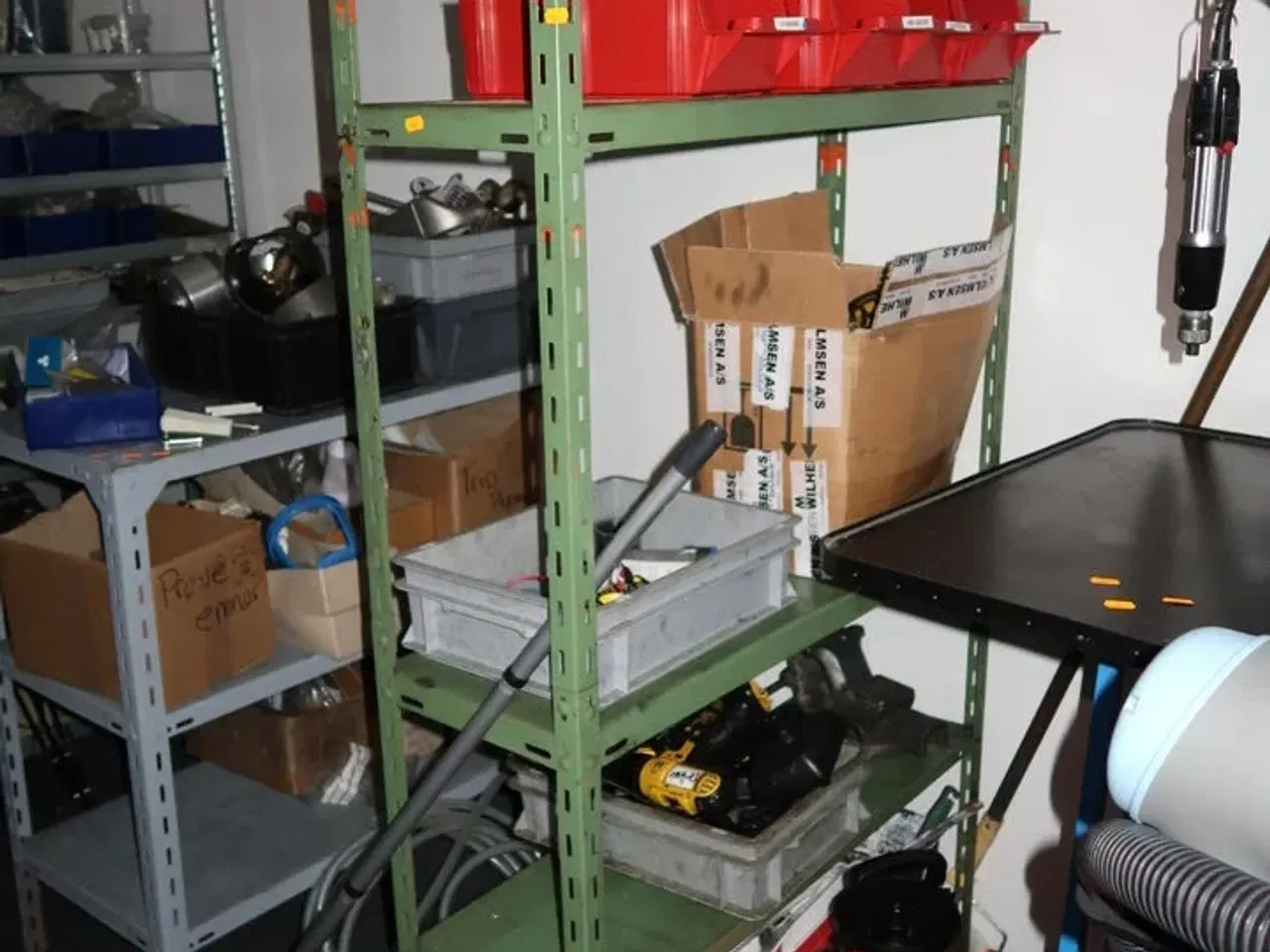 Billede 1 - Reol med div. Værktøj (noget kan være defekt)