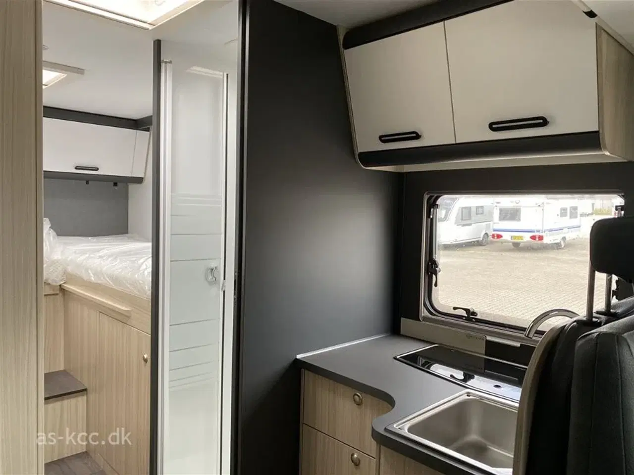 Billede 31 - 2021 - Sun Living S 75 SL   Sun Living Autocamper med to enkelt senge. 40.000 Km.