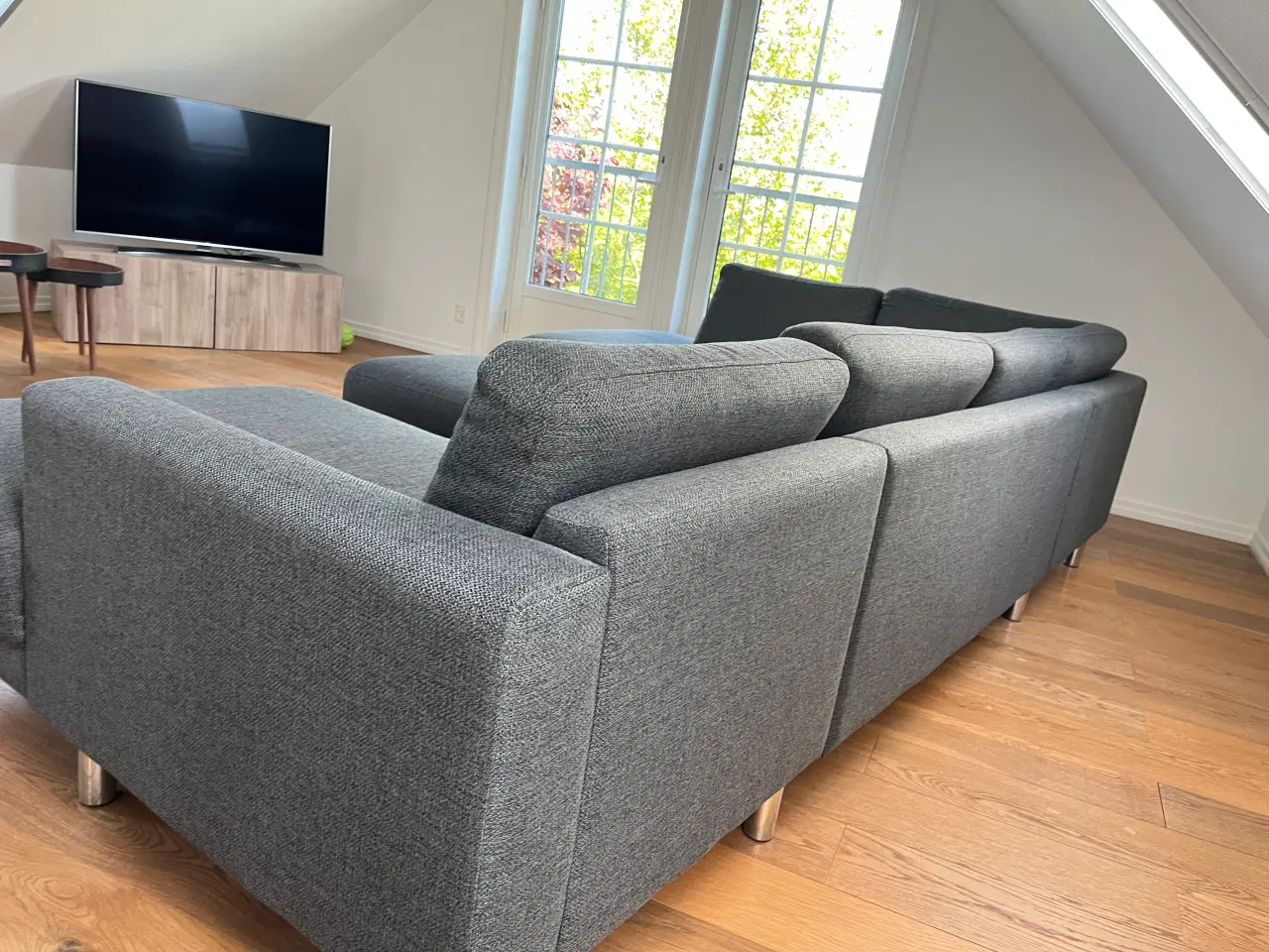 Billede 4 - Stor sofa med chaiselong og puf