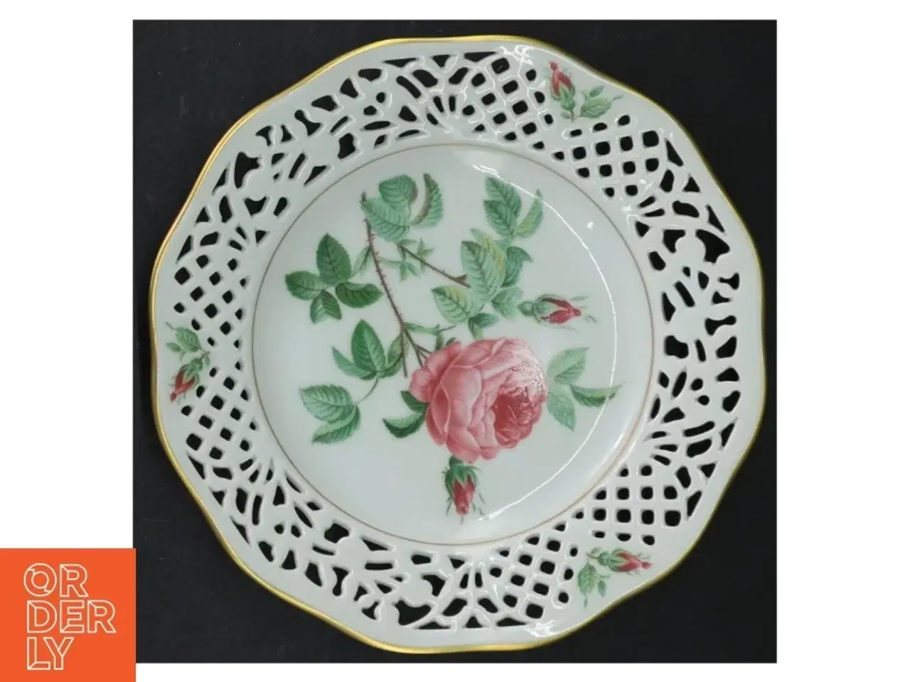 Billede 8 - Porcelænstallerken med gennembrudt kant og rosendekoration fra Firkløveren
