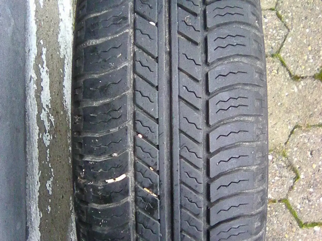Billede 4 - 1 Michelin dæk på 14" Ford fælg