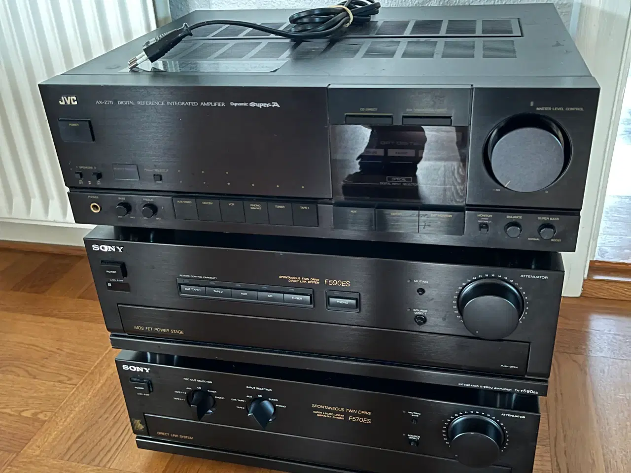 Billede 1 - Sony ES forstærker 1000kr og JVC Reference 1000kr