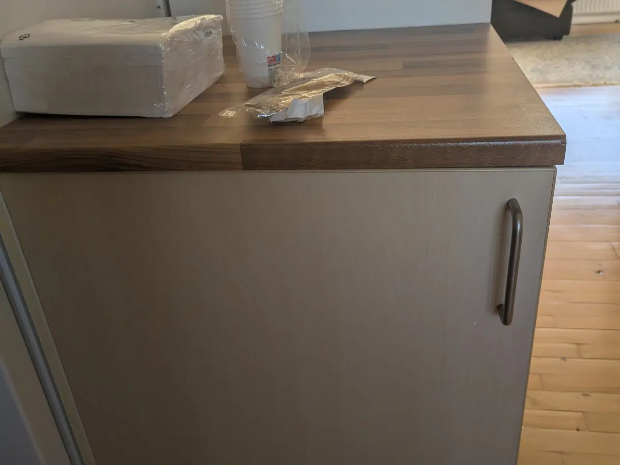 Billede 1 - Køkkenskab 