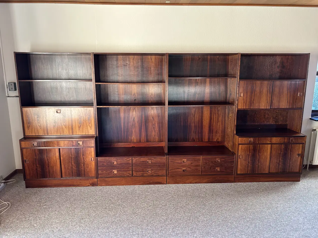 Billede 1 - Pallisander reol 4 sektioner