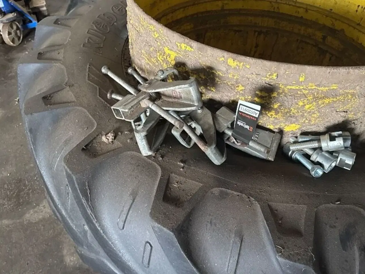 Billede 5 - 1 sæt. tvilling hjul med spænder Kleber 620/70 R42