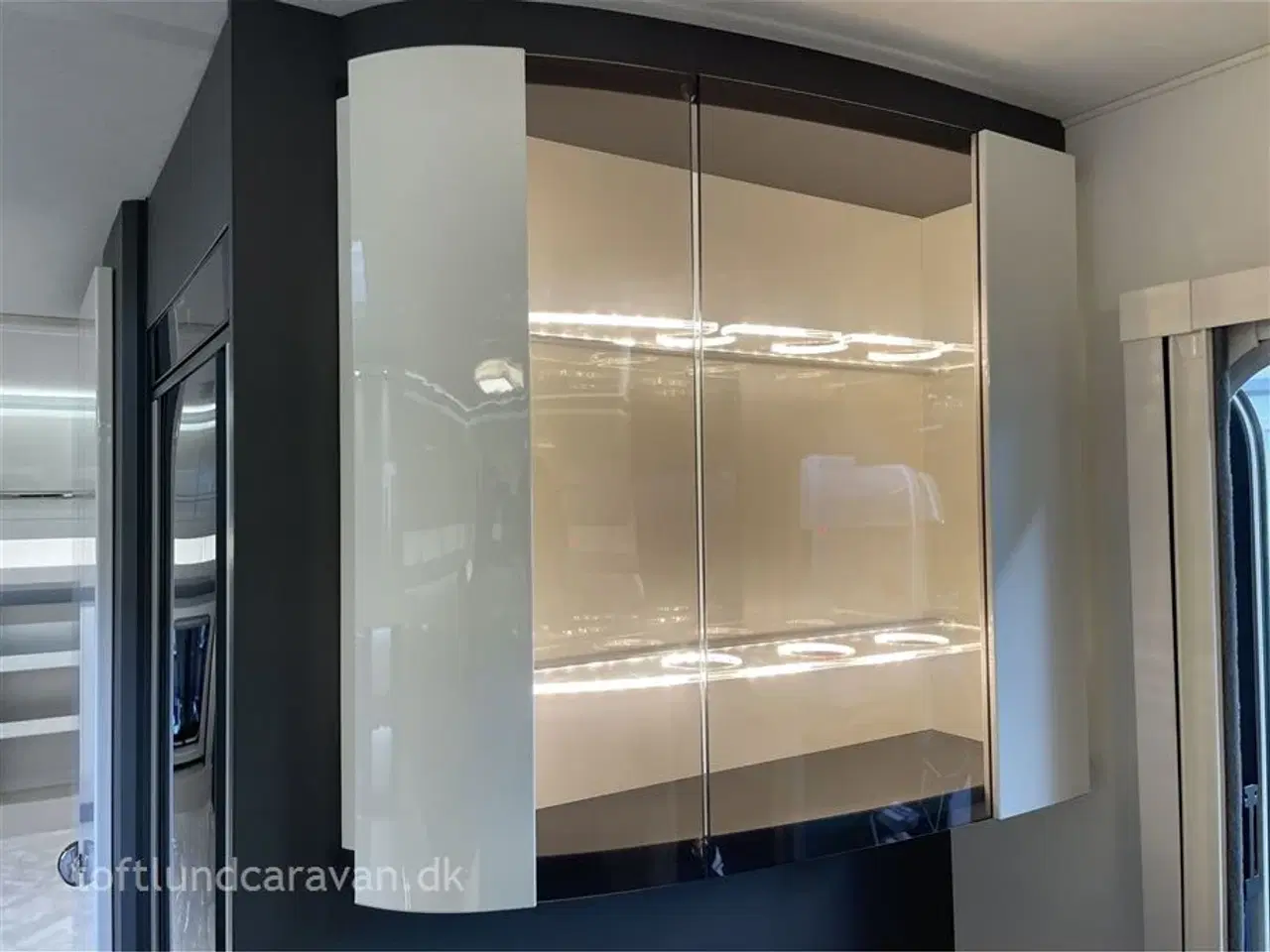 Billede 20 - 2025 - Hobby Excellent 560 CFe   NY 2025 MODEL, KÆMPE SIDDEGRUPPE OG KØKKEN. SENG 160*200cm. Super flot Excellent, NU PÅ LAGER.