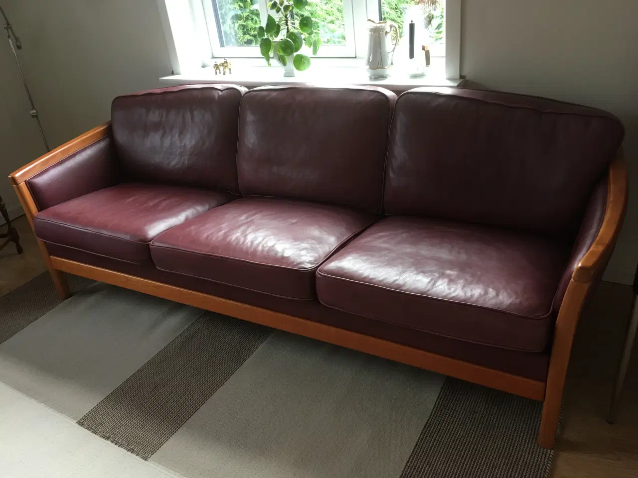 Billede 1 - Lædersofa + Stole