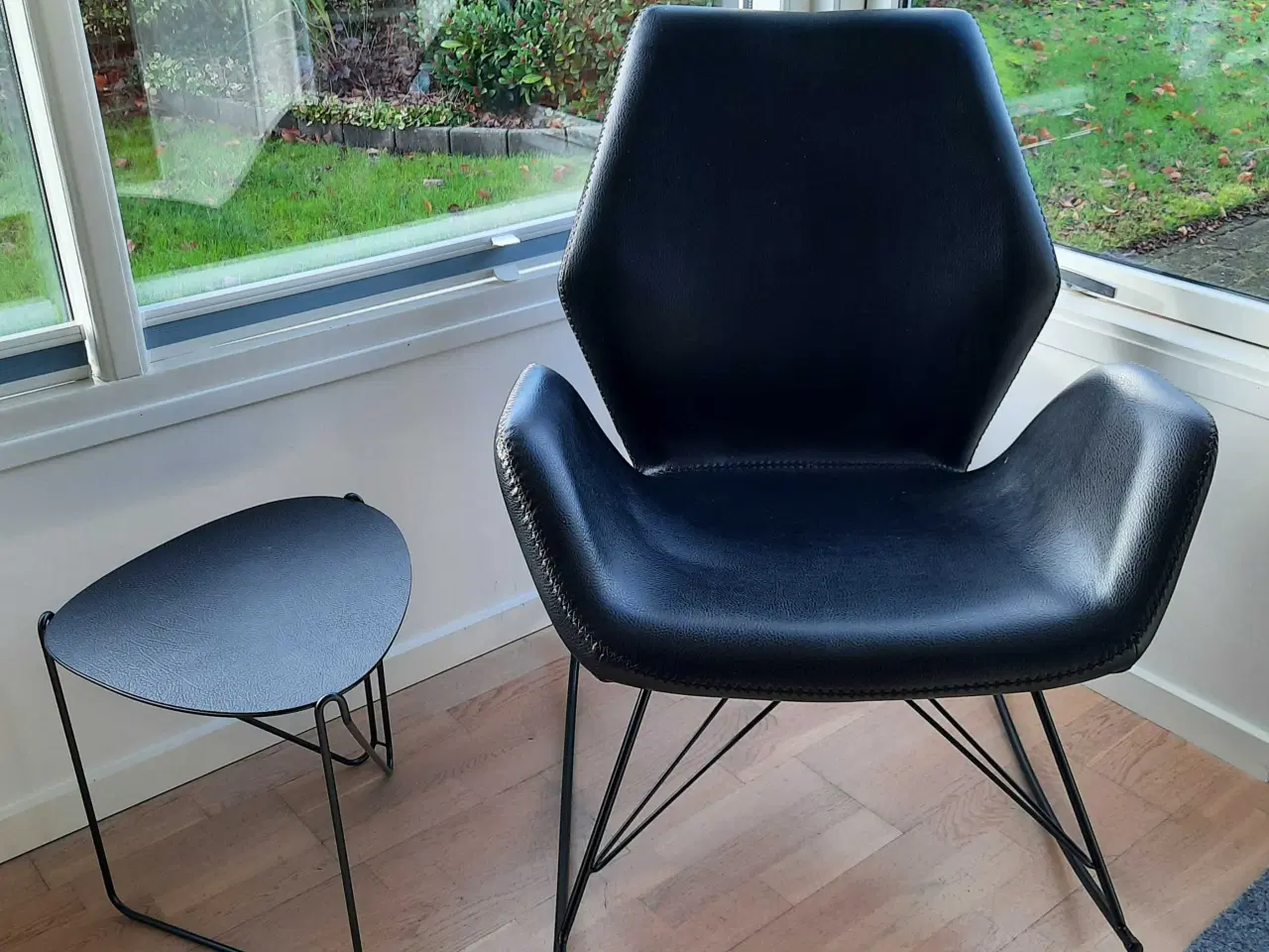 Billede 2 - Bayville gyngelænestol inkl. bord sælges