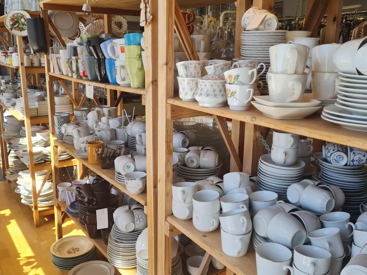 Billede 4 - ½ pris på alle varer i Tylstrup Genbrug