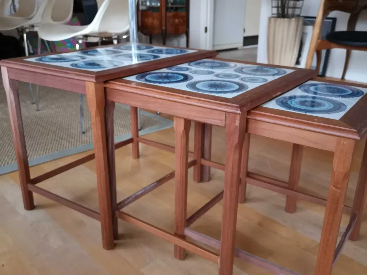 Billede 2 - Retro teak indskudsborde ned kakler