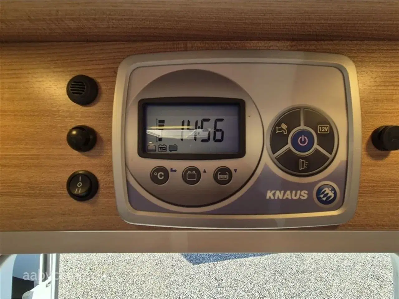 Billede 23 - 2016 - Knaus Sky I 650   Markise. solceller. lithium batteri. luftundervogn på bagaksel. Elektrisk indgangstrin. undervognsbehandlet.