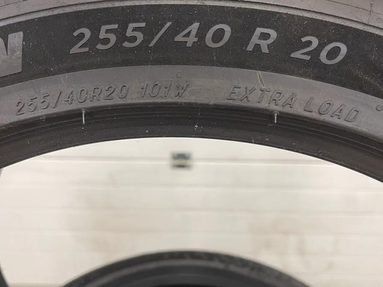 Billede 6 - Sommerdæk 255/40-20 Tesla model Y